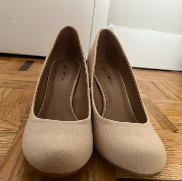 Shoes - Picture 3 of 4